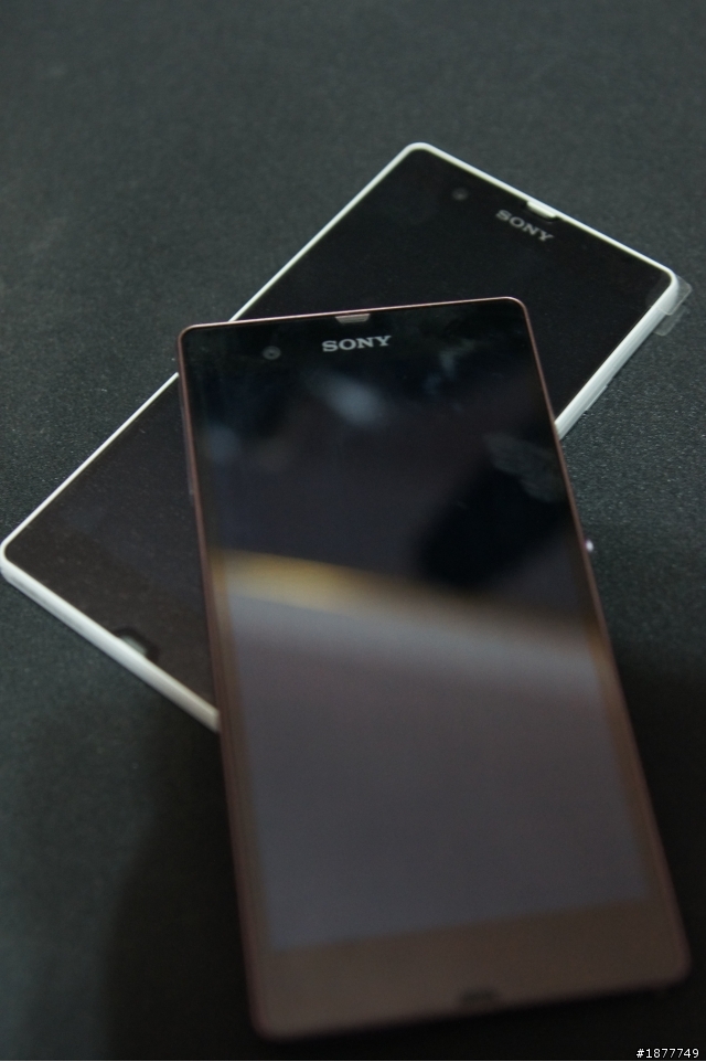 Sony Xperia Z  紫白雙色~ 入手 簡易開箱