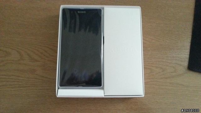 [開箱] Sony Xperia Z 不專業之開箱圖~
