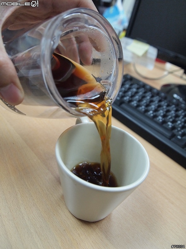 [分享] Maroon 旅行研磨咖啡機  Travel Coffee Grinder + Maker