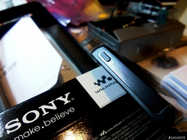 SONY F806 MP3 Player 簡單開箱