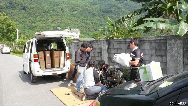 2013 All New Focus 免費開回家!(兩台小徑車+后豐鐵馬道+廟東夜市+台中趴趴走)(圖多)