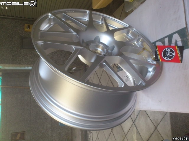 BENZ B180的18吋鋁圈開箱