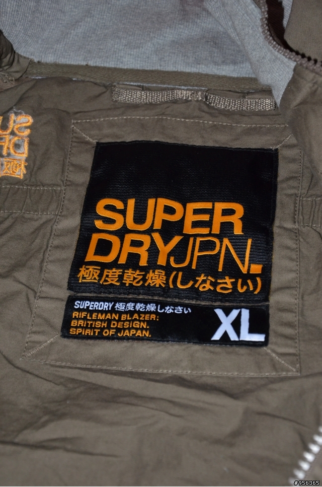 [問題]可以幫忙看看這是真的還是假的嗎?!(superdry)