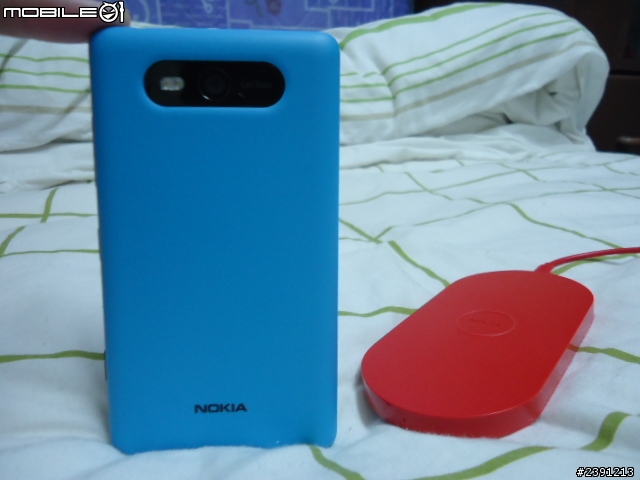 【開箱】Lumia 820(無線充電外殼)簡單分享文 ！