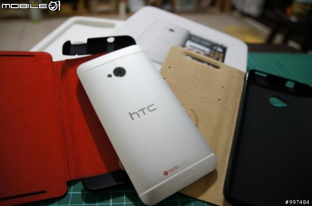 請問HTC NEW ONE 原廠側翻皮套(HC V841)有人入手了嗎?