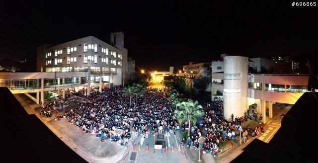 母校，台灣海洋大學露天轉播WBC (轉播狀況熱情蓋樓)