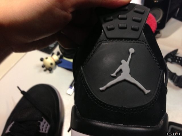 JORDAN 4 請高手幫忙 分辨真假 爬文爬到眼睛快爛了