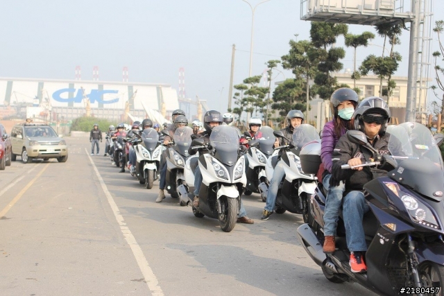 NIKITA300交流協會春遊活動~~~車超多的