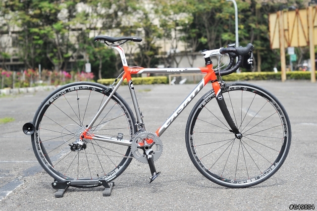 [组車日記] Orange fire! in CASATI Inox T99義大利不鏽鋼鋼管車，又是一篇跨年之作。