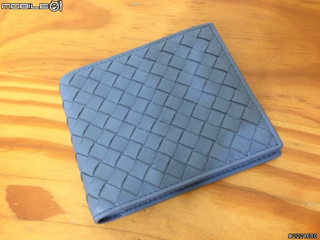 [分享] Bottega Veneta 灰藍羊皮編織皮夾