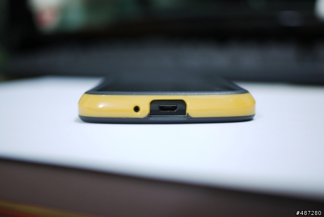 分享 - 質感與密合度非常棒的 Nexus 4 bumper