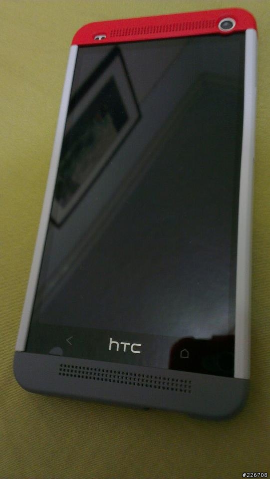 注意! 想要給 htc one 裝 型號C840 原廠保護殼的朋友們建議~(已有解決方案)