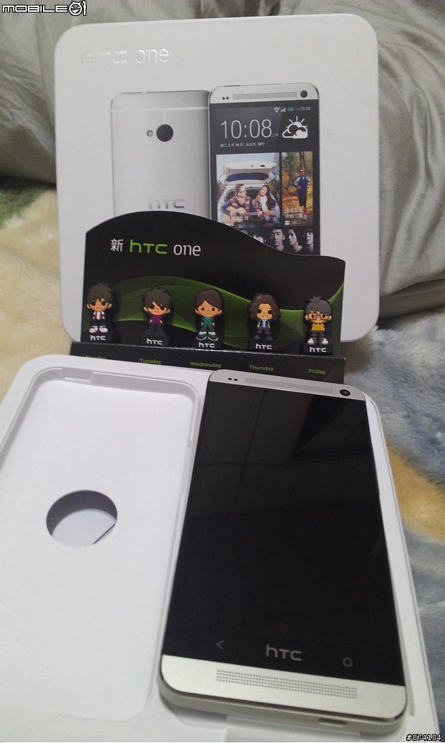 HTC ONE 拿到手了..