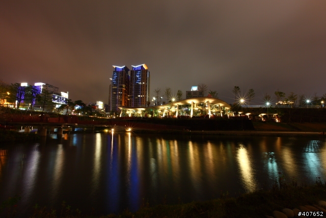 [開箱] Canon EF 16-35mm f/2.8L II USM 廣角之帥