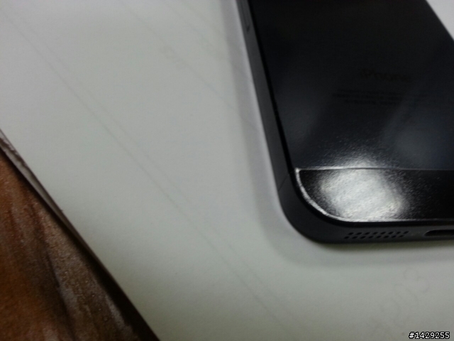 關於iphone5包膜背面不平是否為正常?
