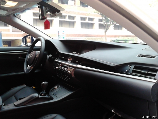 LEXUS ES300h 開箱 豪華版 澤光白 ( Pioneer 專車主機 ) ... 一萬公里實跑油耗數據