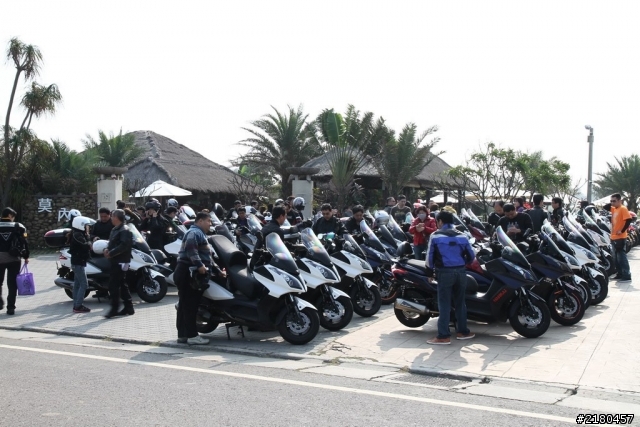 NIKITA300交流協會春遊活動~~~車超多的
