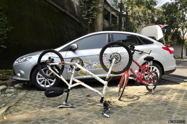 2013 All New Focus 免費開回家!(兩台小徑車+后豐鐵馬道+廟東夜市+台中趴趴走)(圖多)