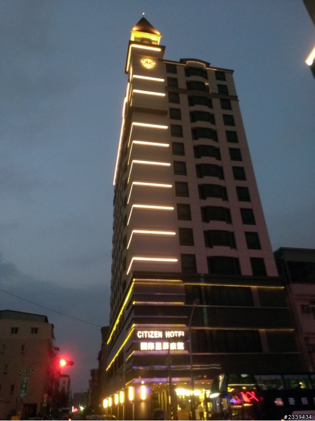 蝴蝶機隨手拍 (附夜拍全景一張)