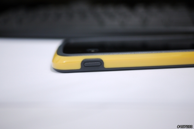 分享 - 質感與密合度非常棒的 Nexus 4 bumper