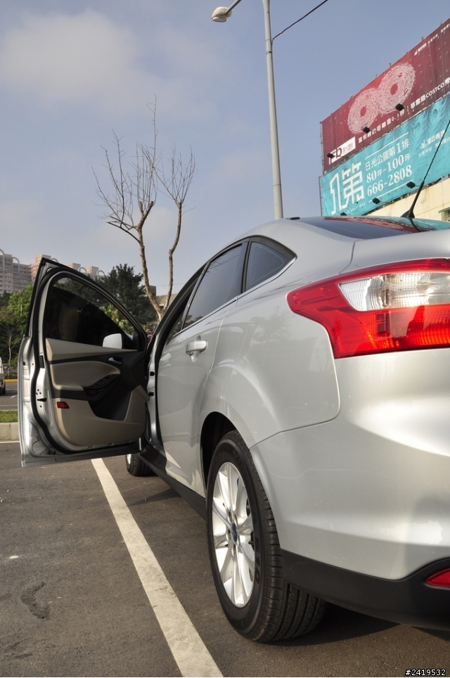 2013 All New Focus 免費開回家!(兩台小徑車+后豐鐵馬道+廟東夜市+台中趴趴走)(圖多)