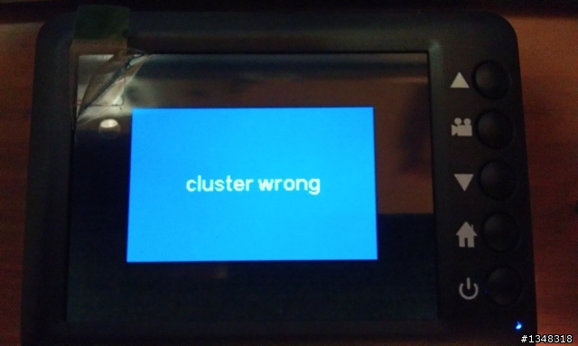 救命啊我的導航者B2開機顯示CLUSTER   WRONG