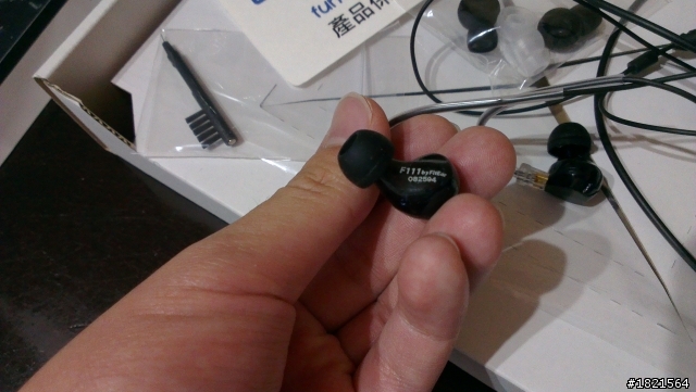 不專業開箱:KENWOOD E8；F111 by FitEar