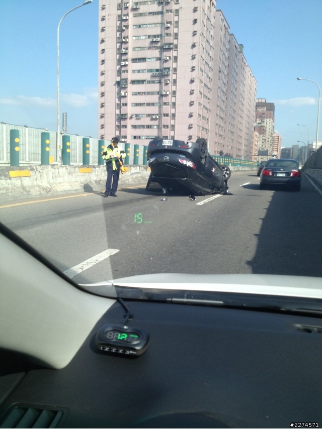台64看到的車禍