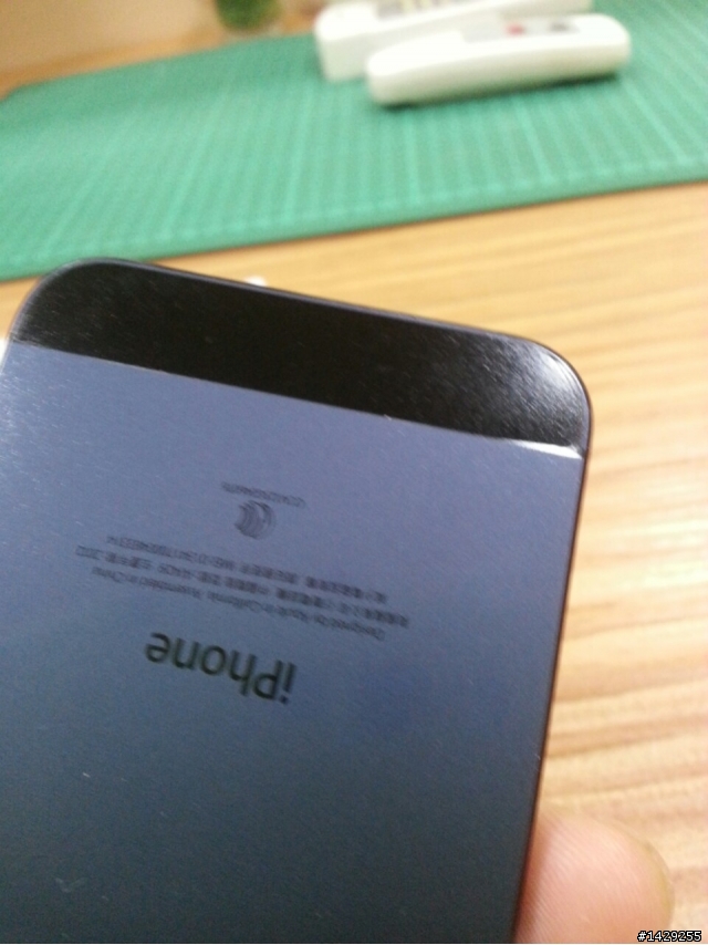 關於iphone5包膜背面不平是否為正常?