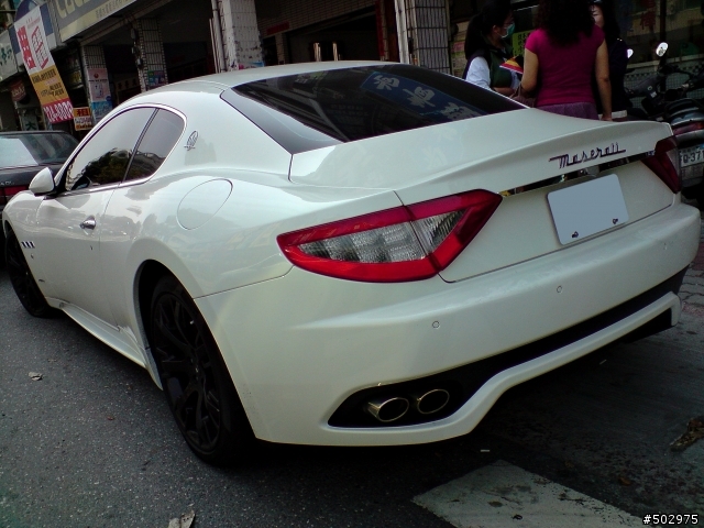 巧遇Maserati GranTurismo Red S auto