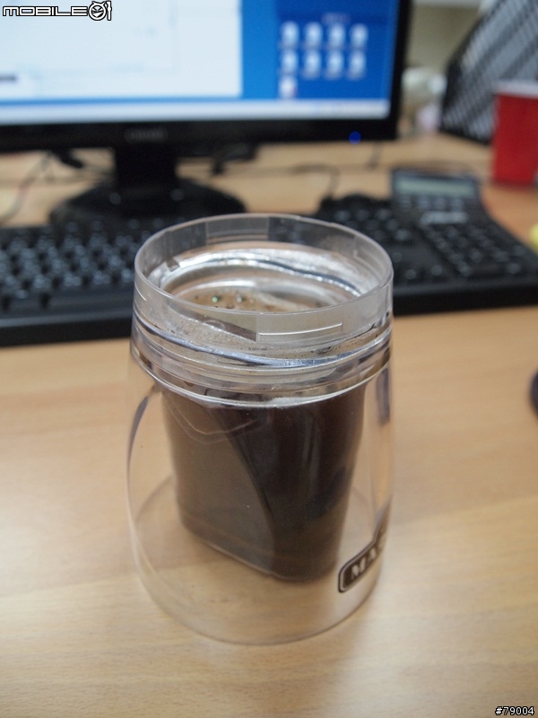 [分享] Maroon 旅行研磨咖啡機  Travel Coffee Grinder + Maker