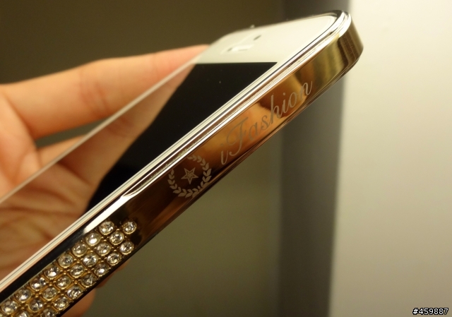 分享) iphone5 香檳金 金屬鑲水鑽 邊框!!!