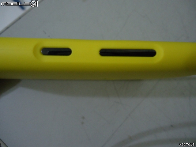 (簡易開箱)NOKIA CC-1043 Yellow