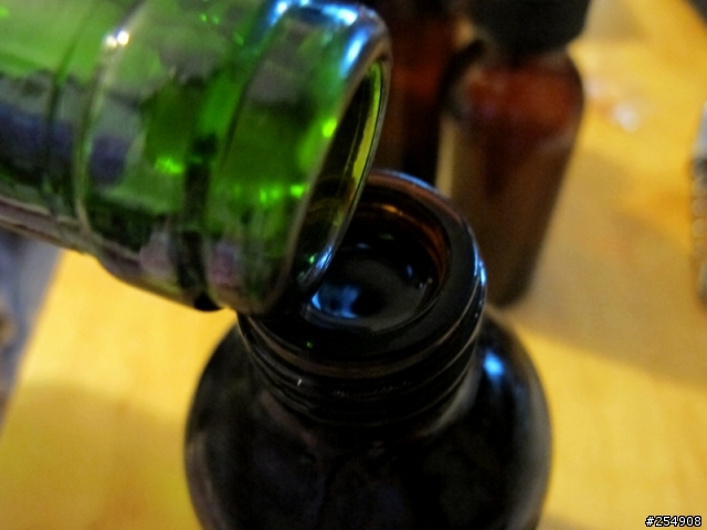 [分享]怎麼將酒分裝到小瓶慢慢享用呢?