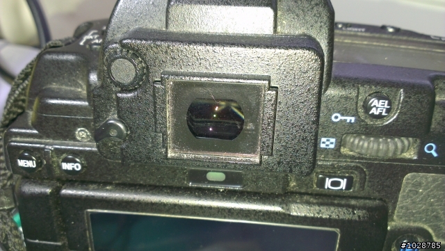 請問olympus E5觀景窗上有一個卡住的配件不見了,要去哪裡買?