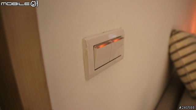 [開箱文] 簡約、原木、自我設計風格之我的家-102/4/24更新完成