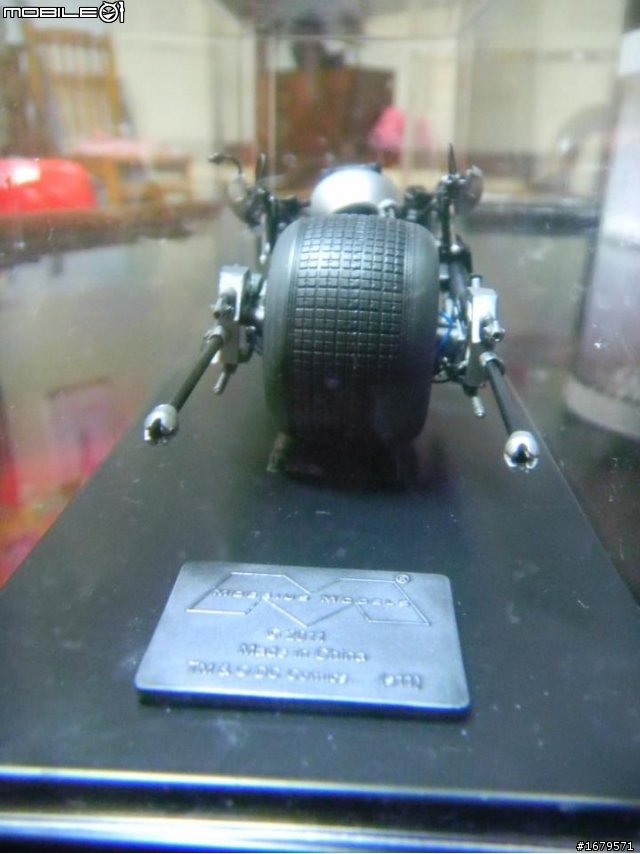 [改造製作分享] 黑暗騎士BAT POD 1/25會”翻輪”的蝙蝠機車