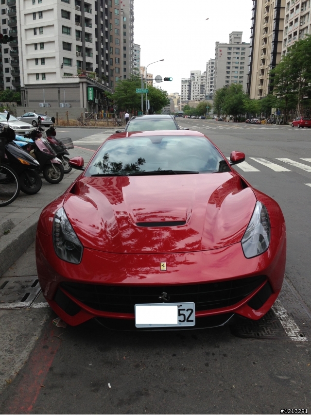 高雄 F12 Berlinetta