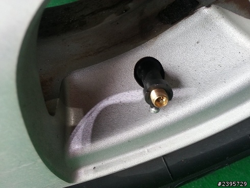 申辦E-Tag卻意外被汽車百貨台中崇德店推銷了...TYREDOG胎外式無線胎壓偵測器!!!感覺上還不賴錯，順便來個開箱文。