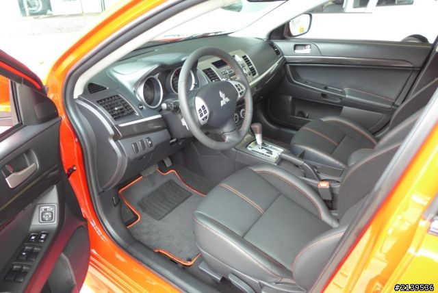 鯊魚配美女還有三菱經典車跟380匹馬力勁車!!!