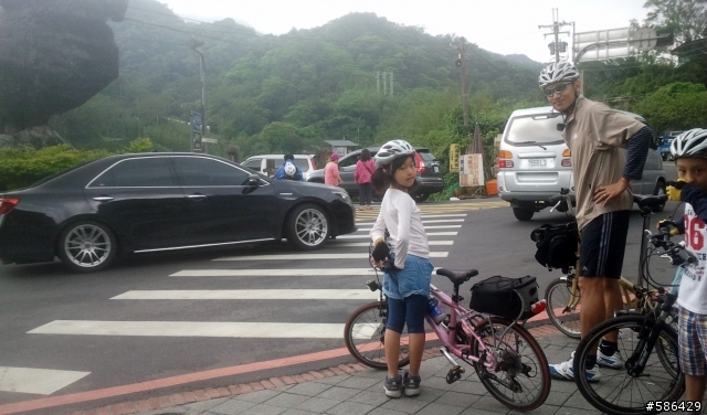 親子單車路線  106 菁桐車站 + 莫內咖啡 [Brompton]