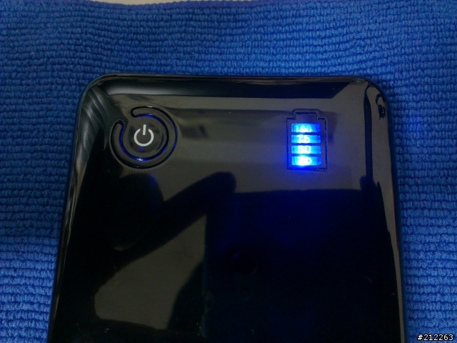 AILI 新一代 18650行動電源盒開箱
