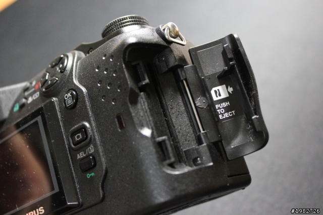 經典銘機 Olympus Camedia C-4040Z 開箱