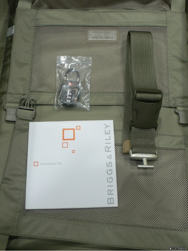 新入手Briggs & Riley寬版登機箱