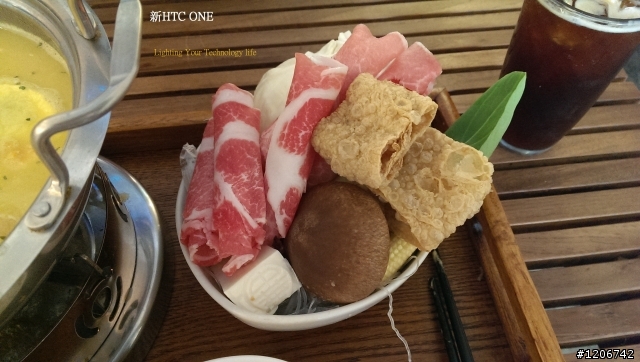 新HTC ONE瘋拍照，一起來分享照片