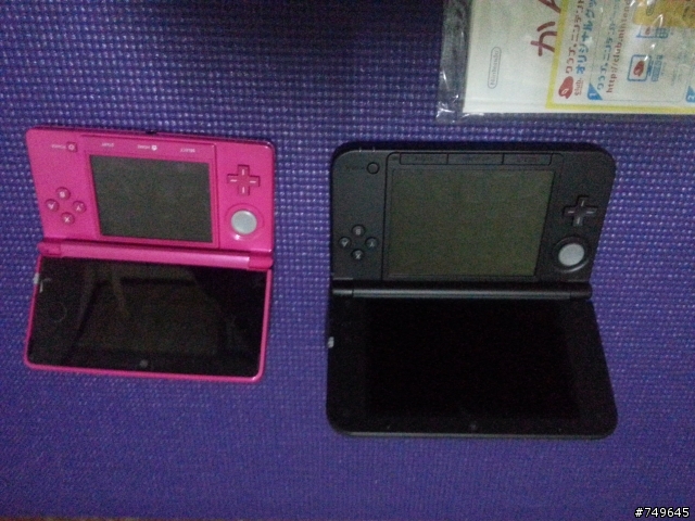 台機3ds,跟日機3ds我都有了 這樣就不怕鎖區了