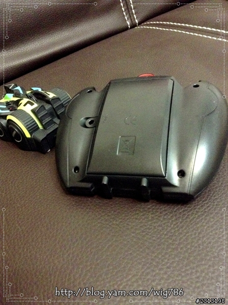 [開箱]姑丈買來的遙控車會爬牆耶
