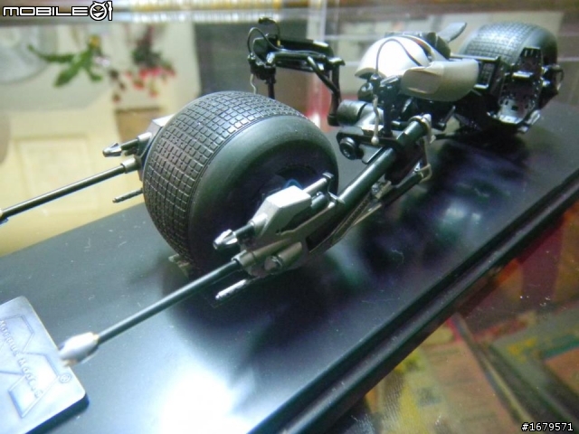 [改造製作分享] 黑暗騎士BAT POD 1/25會”翻輪”的蝙蝠機車