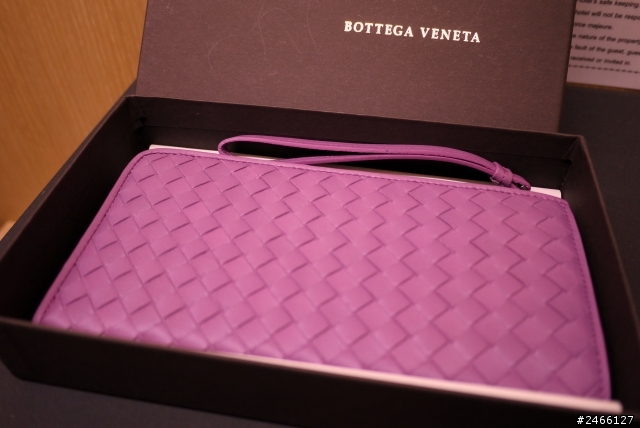 [開箱] BOTTEGA VENETA 紫色長夾