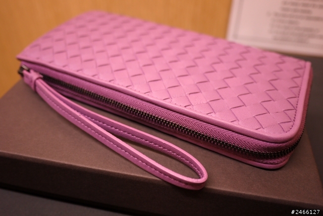 [開箱] BOTTEGA VENETA 紫色長夾